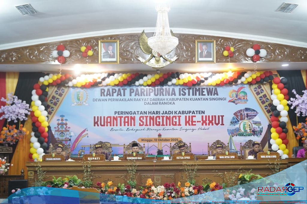 Bupati Paparkan Capaian Pembangunan pada Rapat Paripurna Istimewa DPRD Kuansing